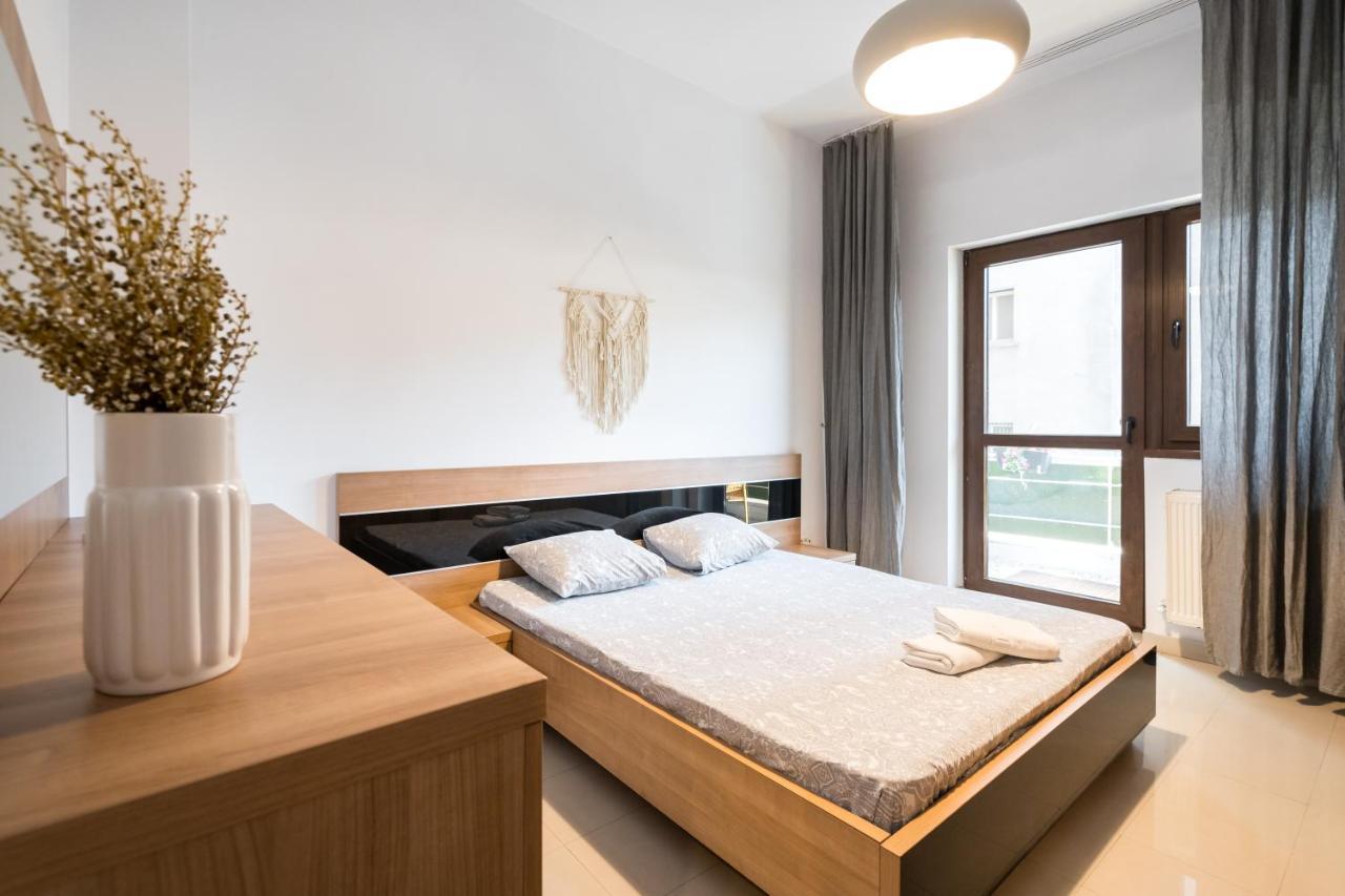 Modern & Spacious - Prime Location Near Bucharest's Old Town Apartament